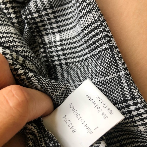 Brand new, stylish checkered shorts with tie front - Picture 2 of 5